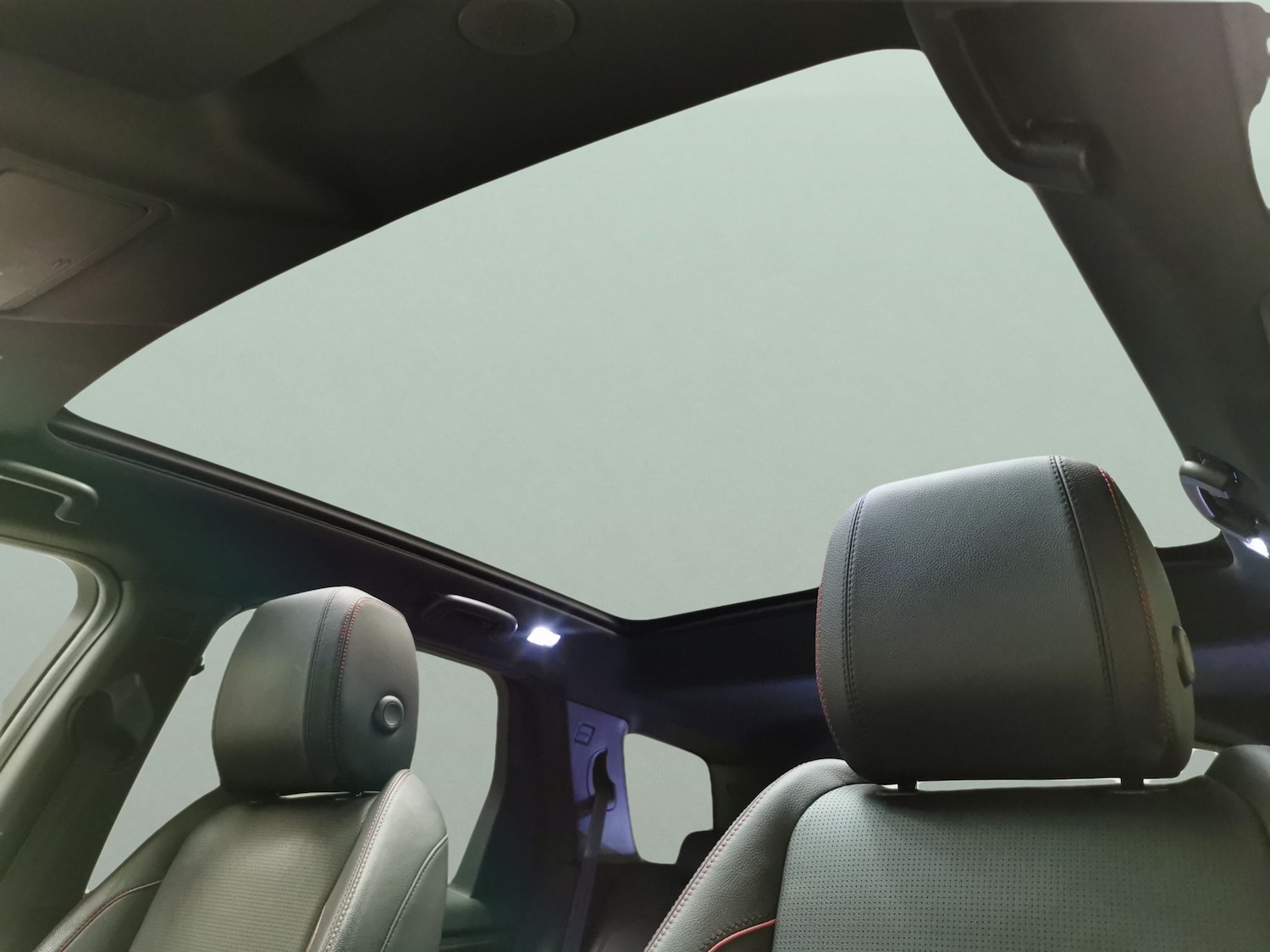 Used Land Rover Discovery Sport 2022 for sale - 78040057: Photo 5