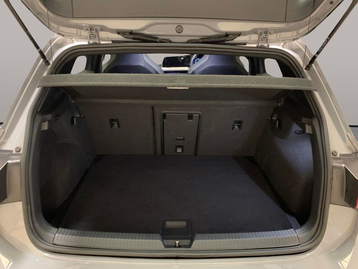 Used Volkswagen Golf 2023 for sale - 76935204: Photo 30