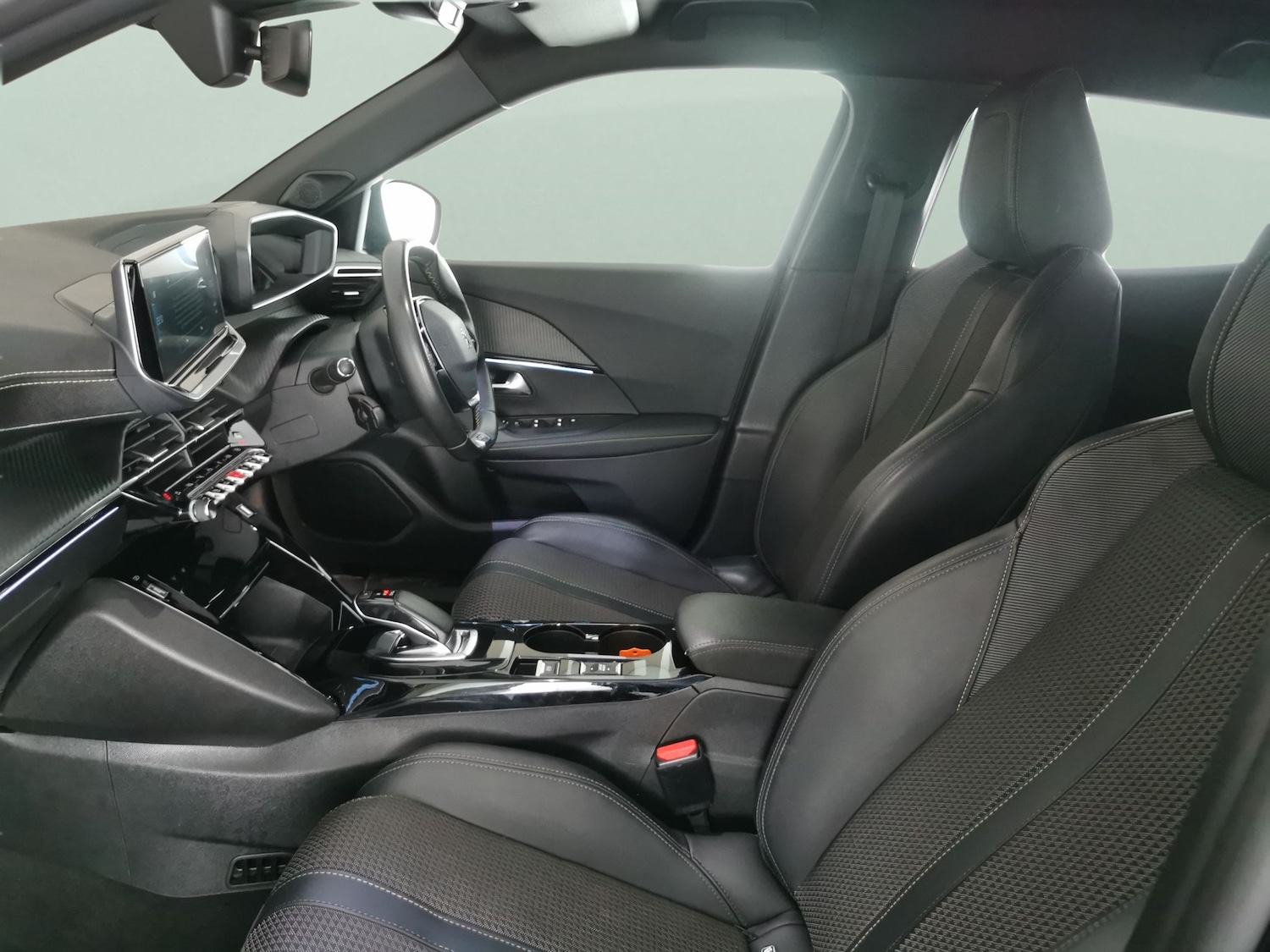 Used Peugeot 2008 2022 for sale - 77980712: Photo 4