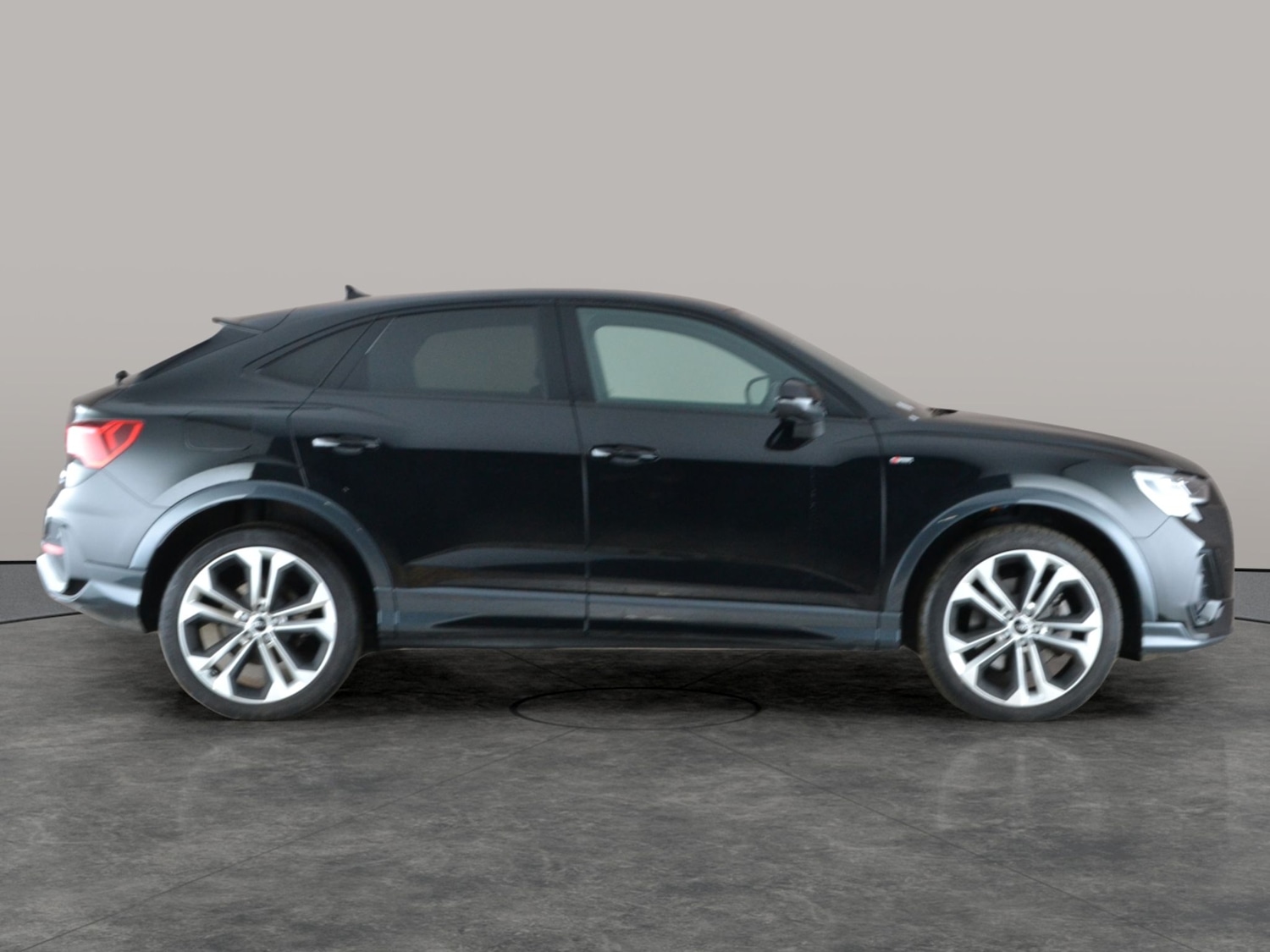 Used Audi Q3 2023 for sale - 77347306: Photo 8