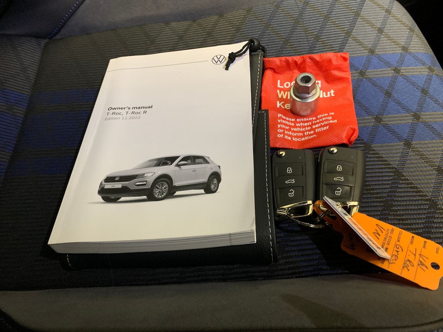 Used Volkswagen T-Roc 2023 for sale - 77093052: Photo 34