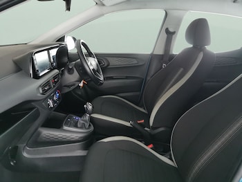 Used Hyundai i10 2022 for sale - 76542698: Photo