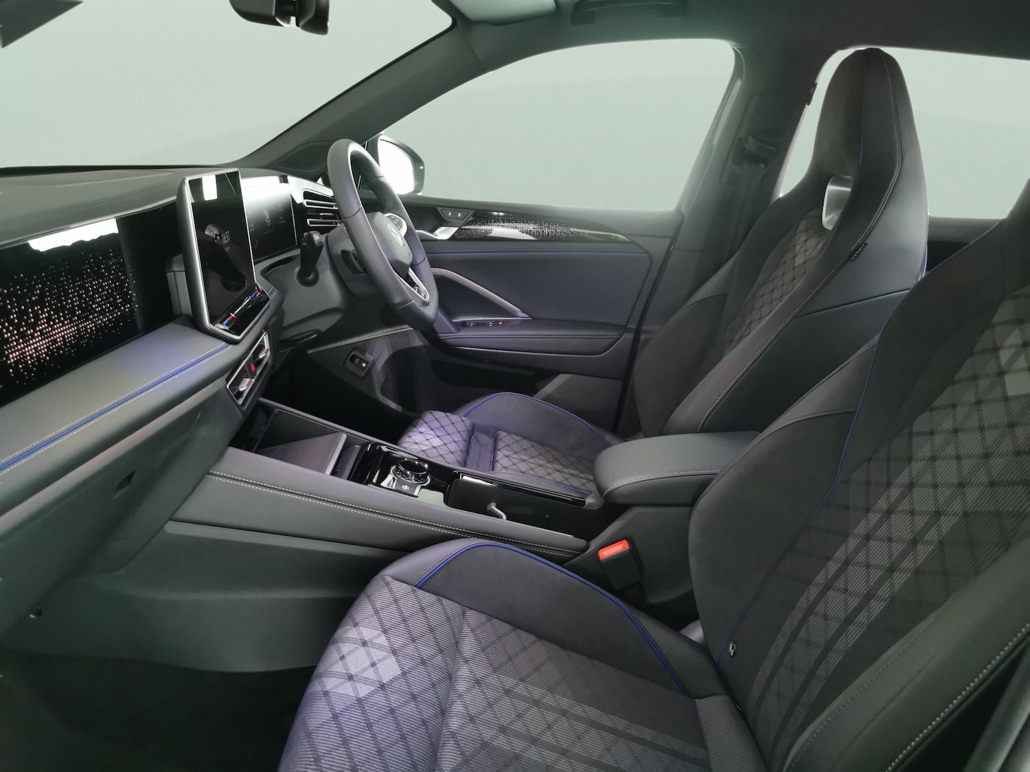 Used Volkswagen Tiguan 2025 for sale - 77888151: Photo 4