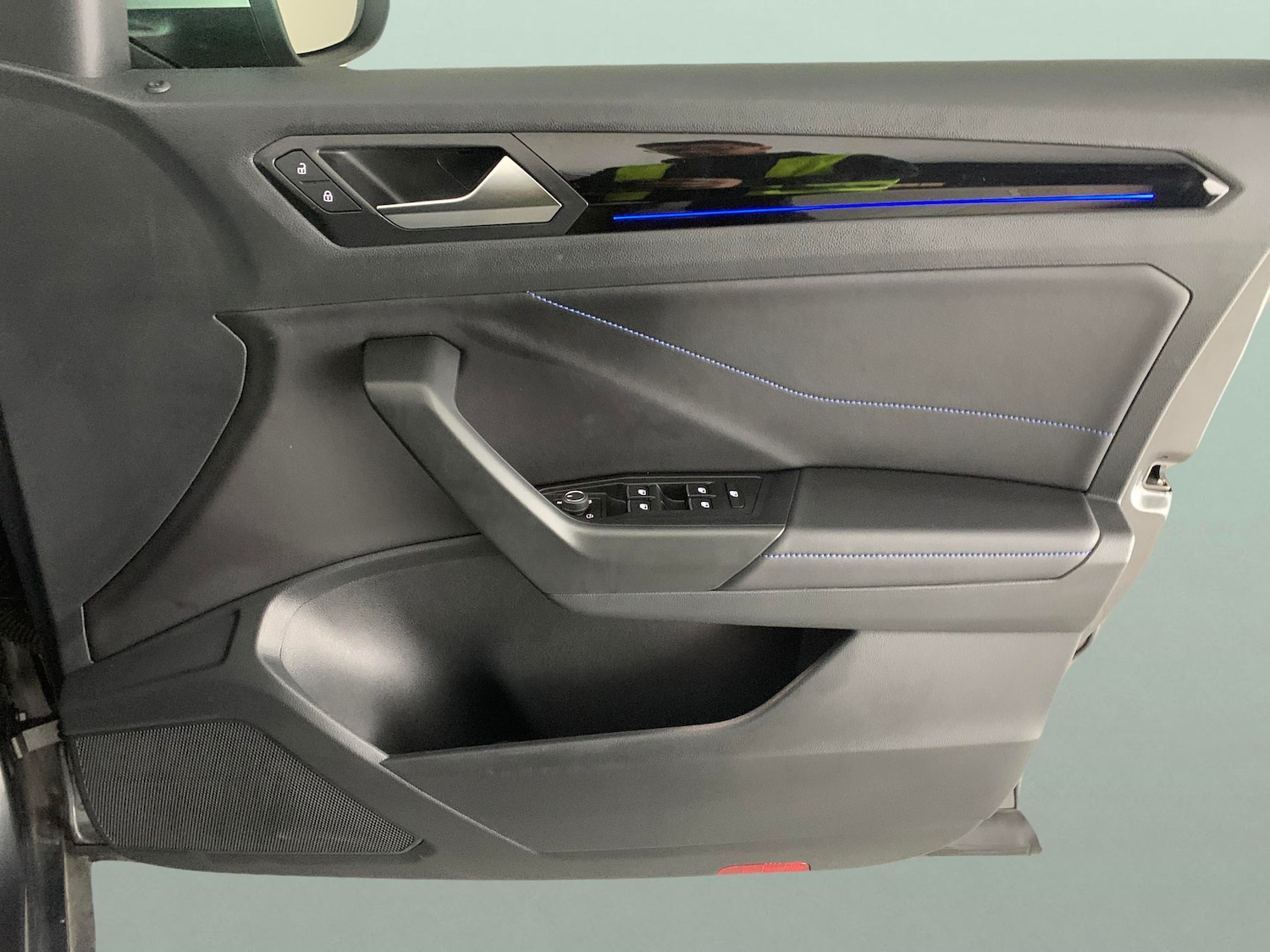 Used Volkswagen T-Roc 2023 for sale - 76821891: Photo 32