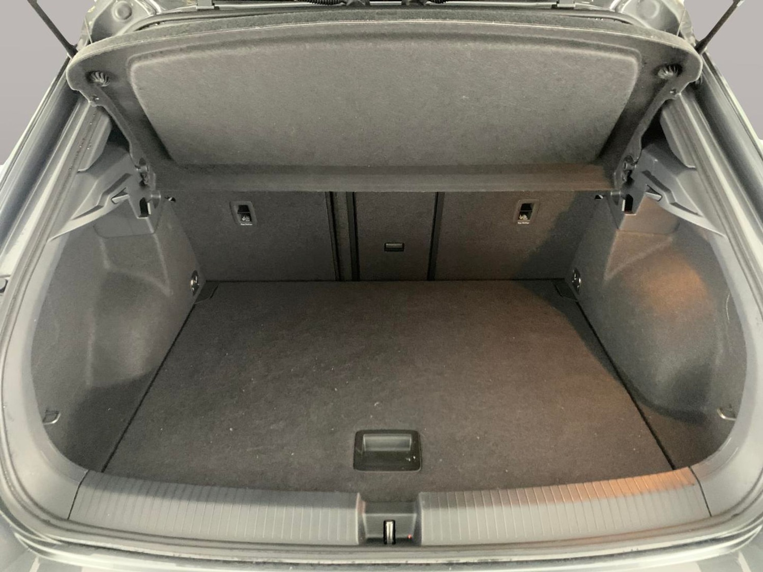 Used Volkswagen T-Roc 2023 for sale - 76821891: Photo 35