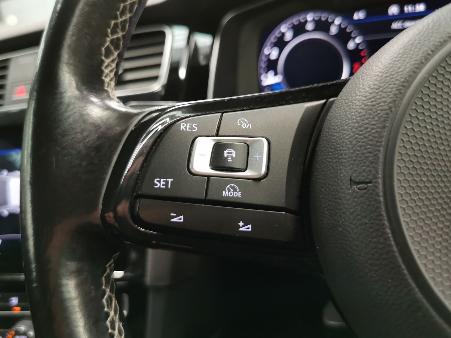 Used Volkswagen Golf 2018 for sale - 76935221: Photo 20