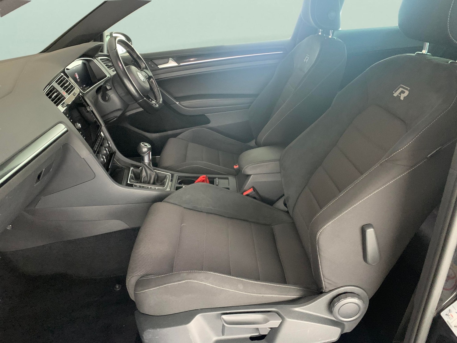 Used Volkswagen Golf 2018 for sale - 76935221: Photo 4