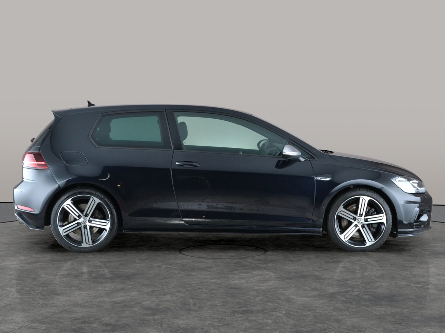 Used Volkswagen Golf 2018 for sale - 76935221: Photo 8
