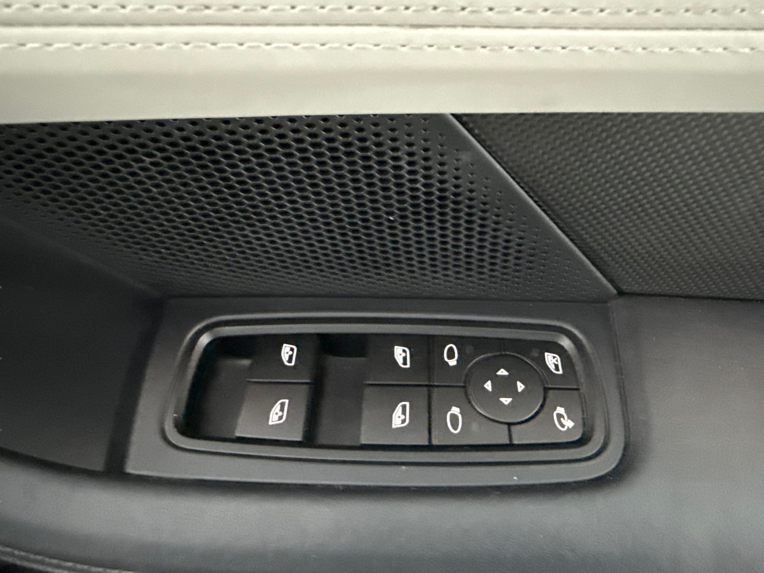 Used Porsche Taycan 2023 for sale - 78095571: Photo 18