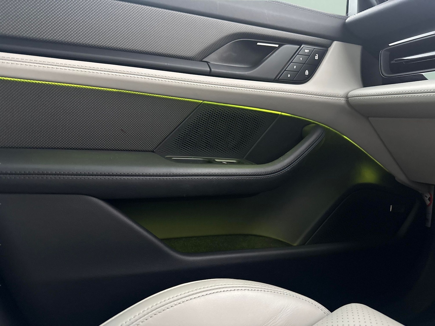 Used Porsche Taycan 2023 for sale - 78095571: Photo 21