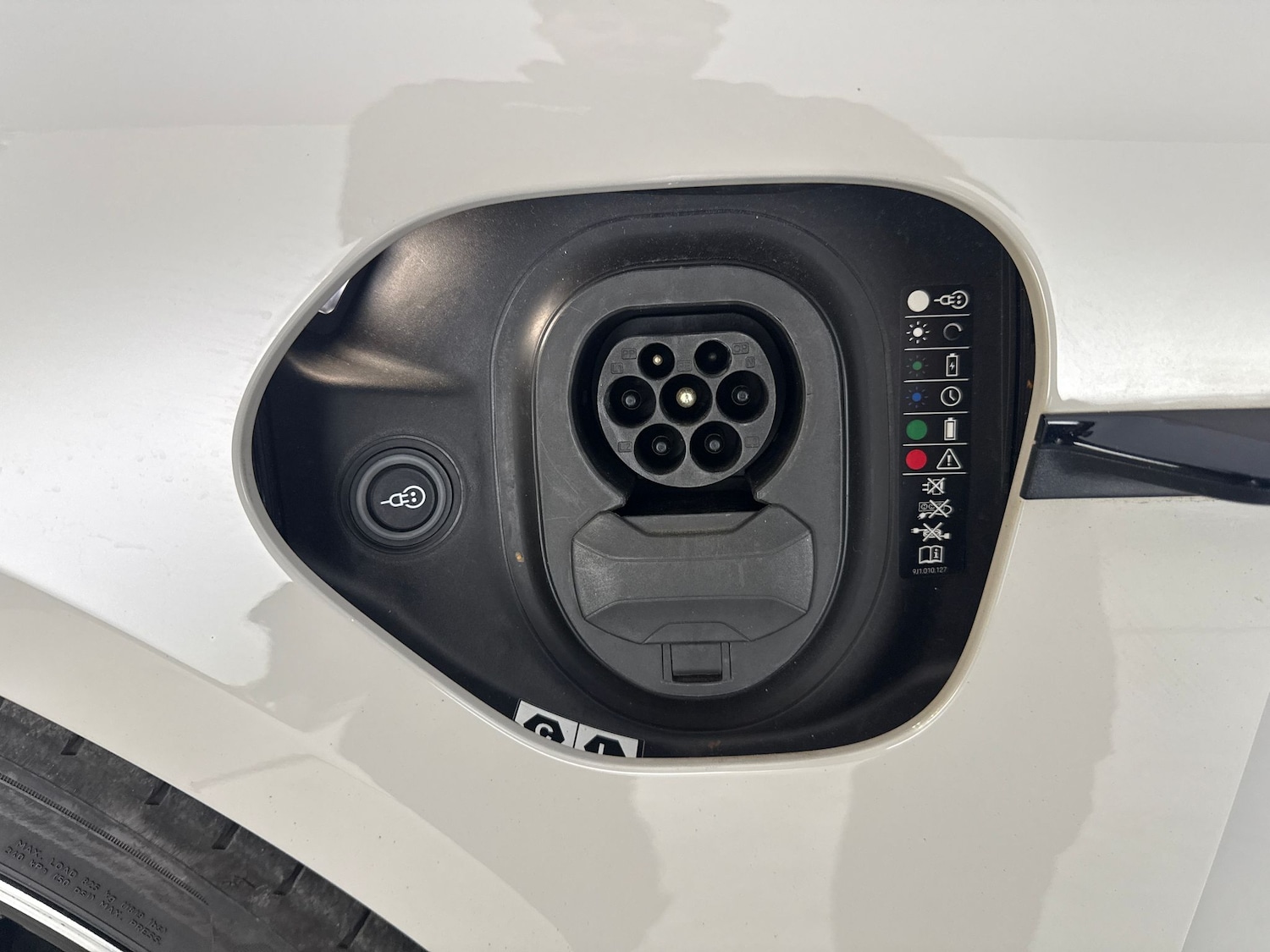 Used Porsche Taycan 2023 for sale - 78095571: Photo 46