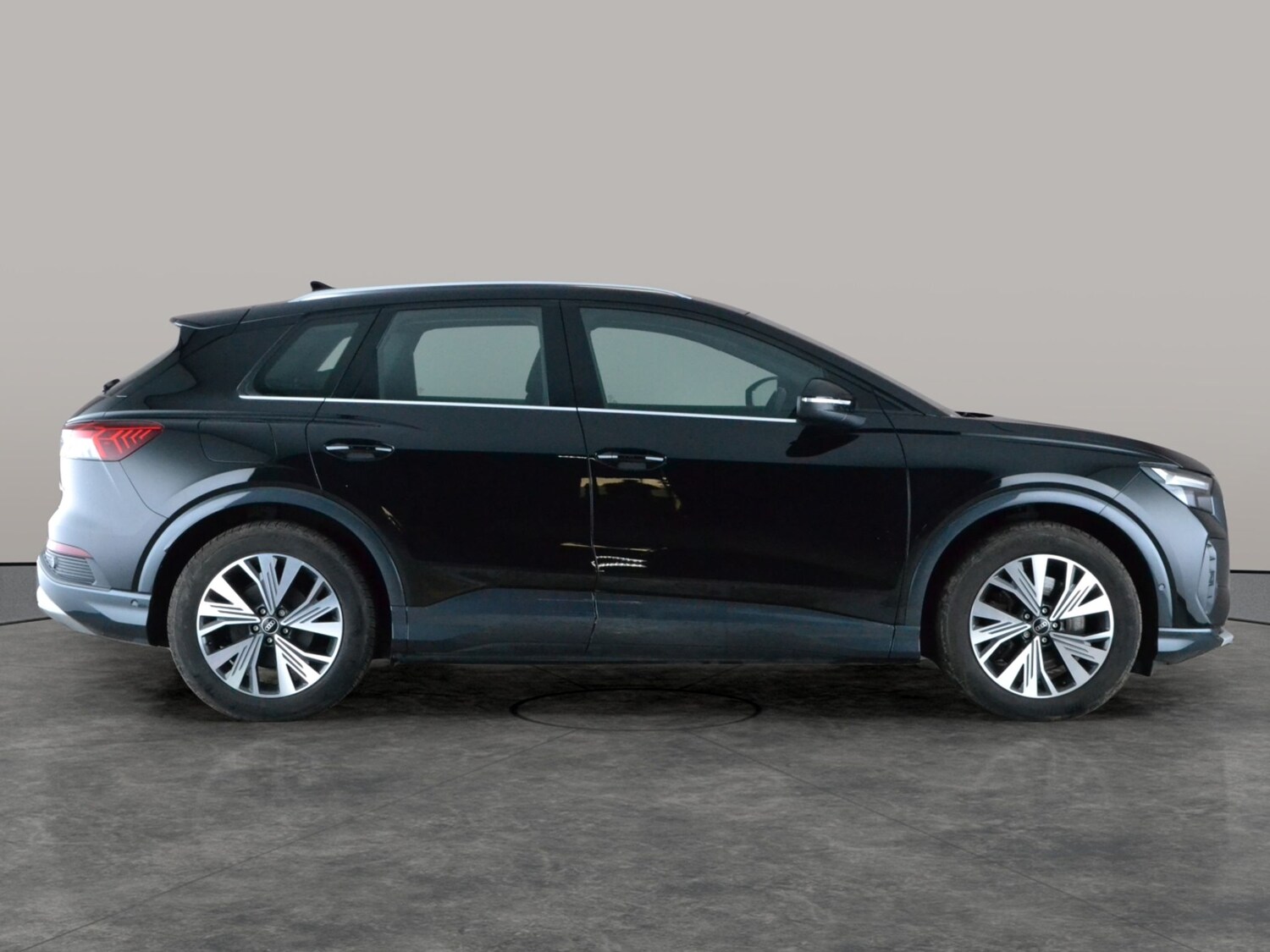 Used Audi Q4 e-tron 2023 for sale - 78051824: Photo 8