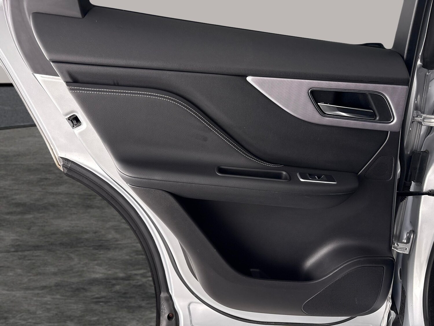 Used Jaguar F-Pace 2018 for sale - 77526484: Photo 39