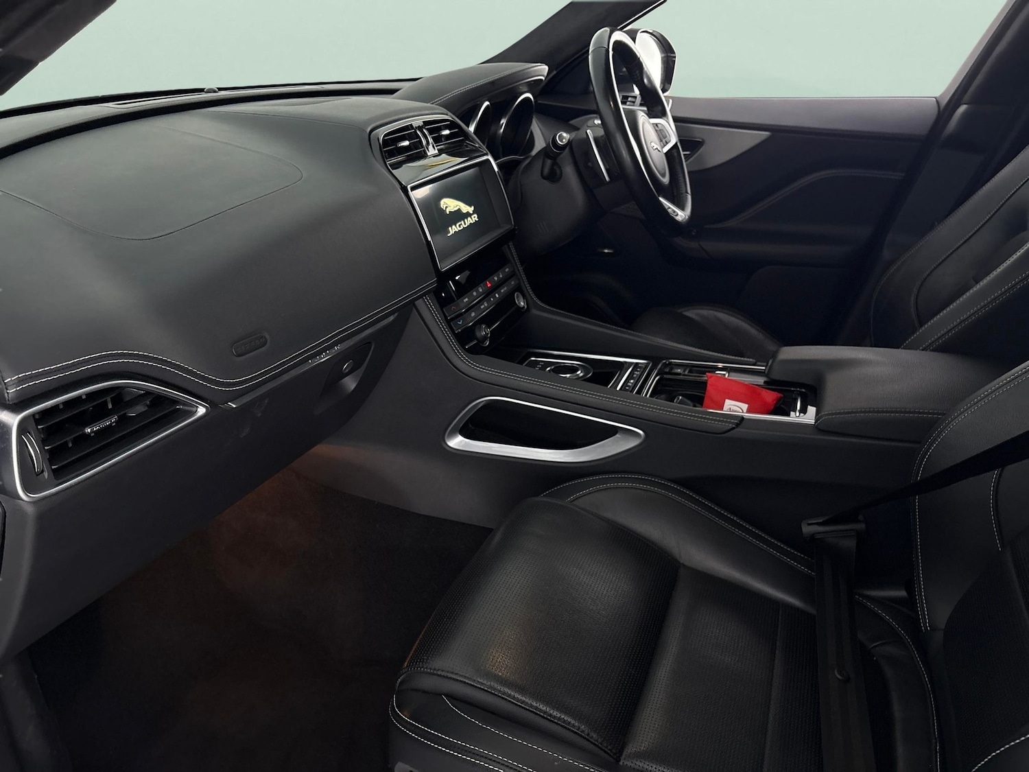 Used Jaguar F-Pace 2018 for sale - 77526484: Photo 4