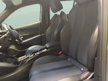 Used Peugeot E-2008 undefined for sale - 76980647: Photo