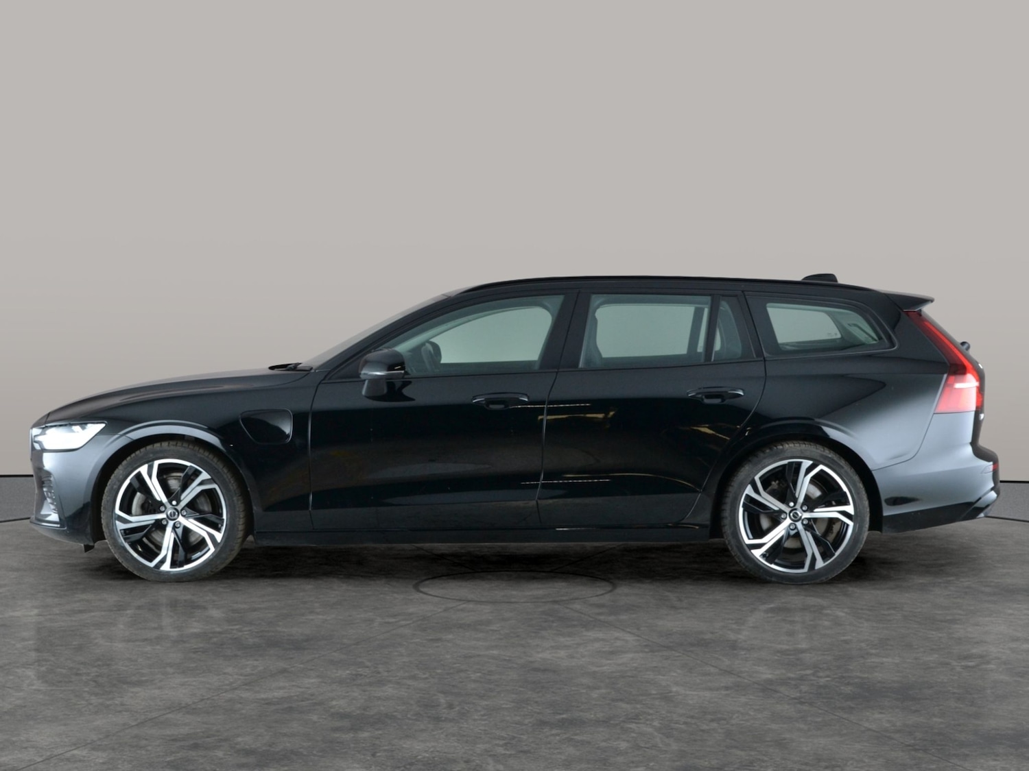 Used Volvo V60 2023 for sale - 77240660: Photo 15