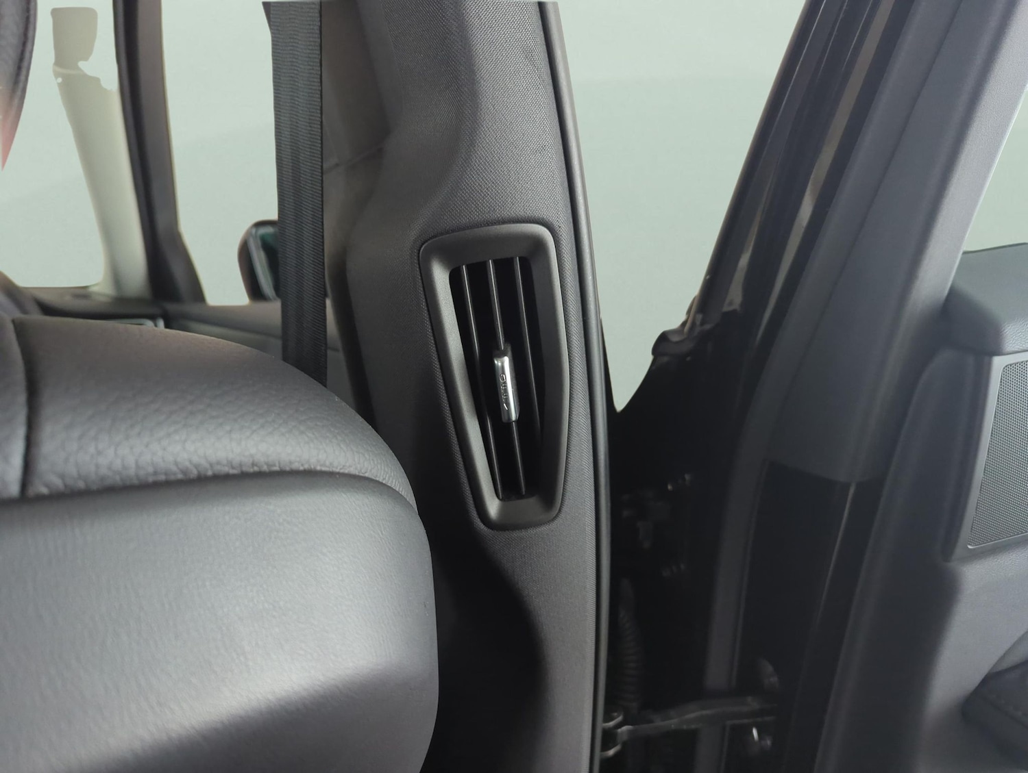 Used Volvo V60 2023 for sale - 77240660: Photo 17