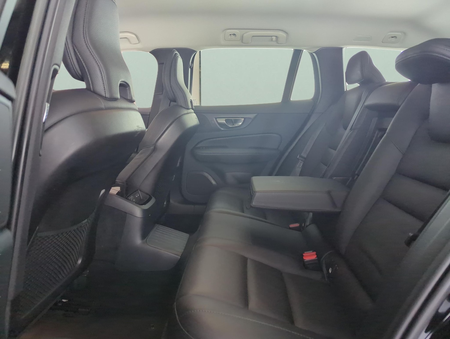 Used Volvo V60 2023 for sale - 77240660: Photo 30