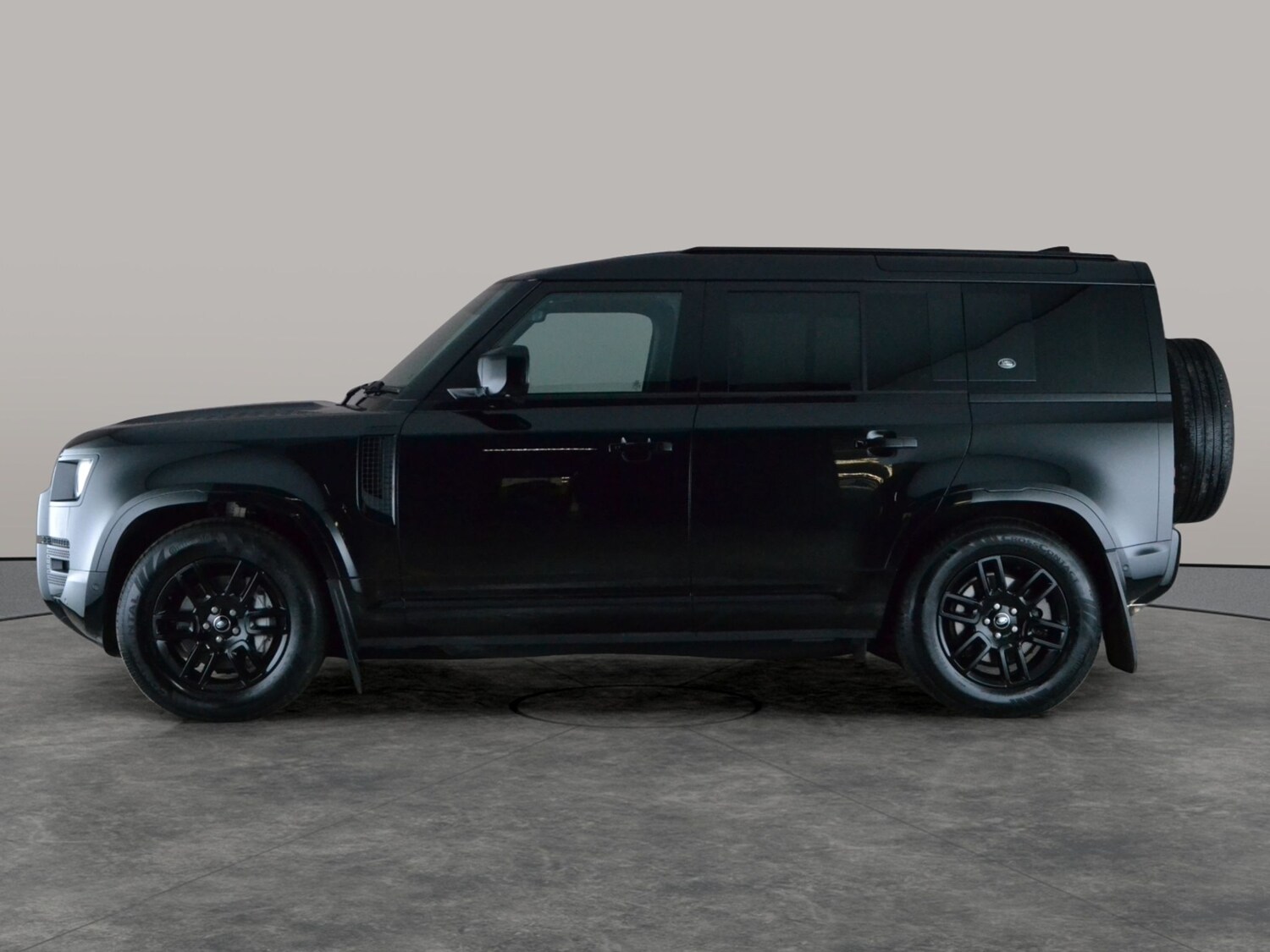 Used Land Rover Defender 2022 for sale - 77894180: Photo 13