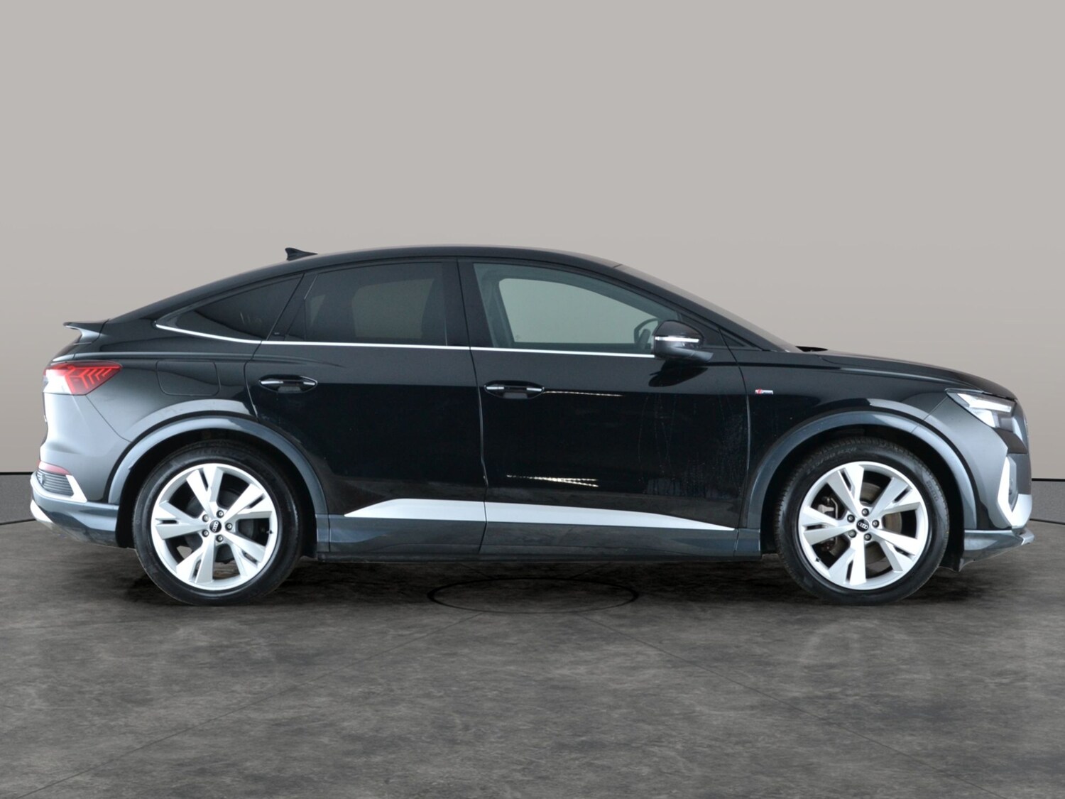 Used Audi Q4 e-tron for sale - 77543137: Photo 8