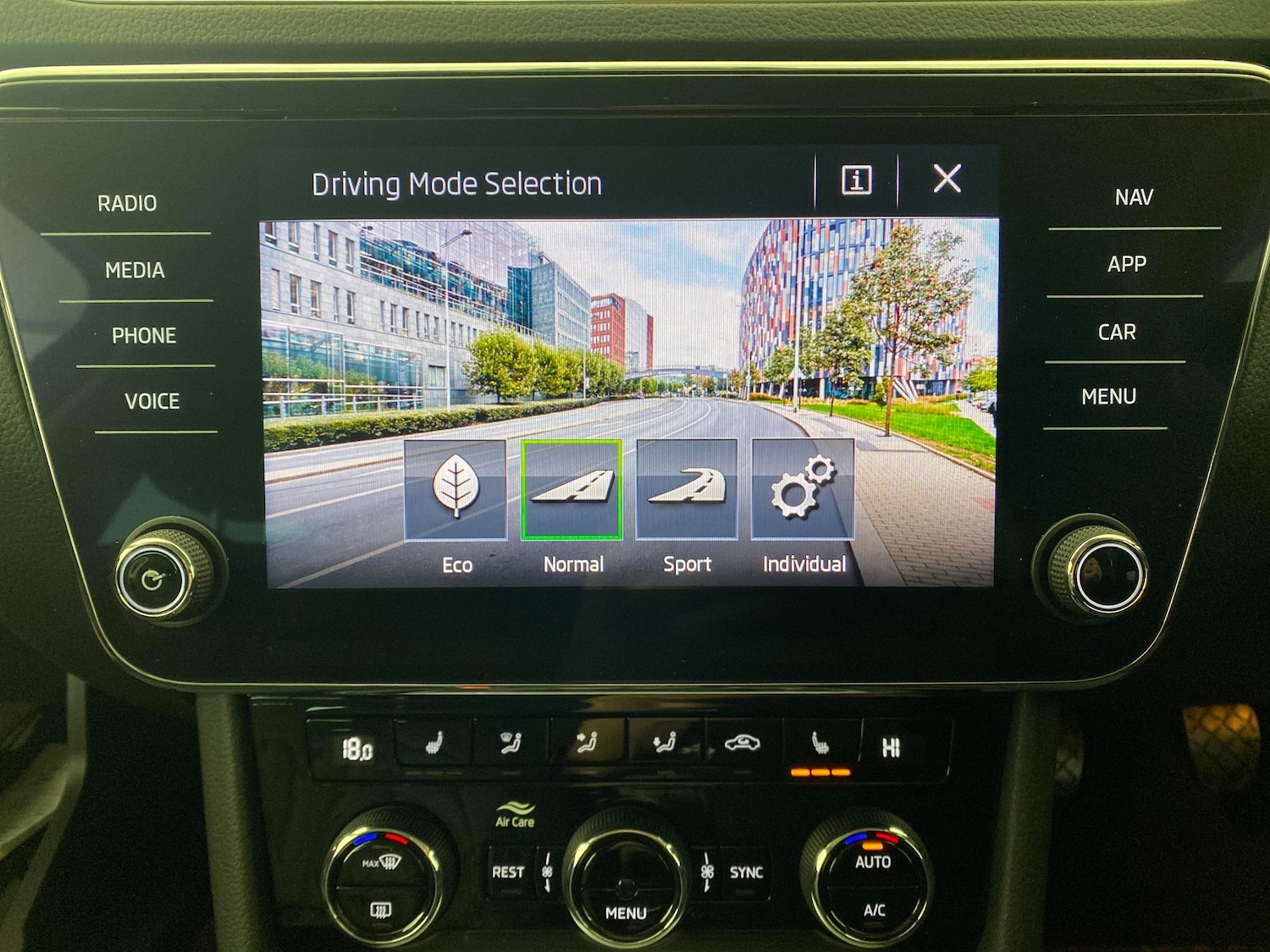 Used Skoda Superb 2020 for sale - 76564149: Photo 17