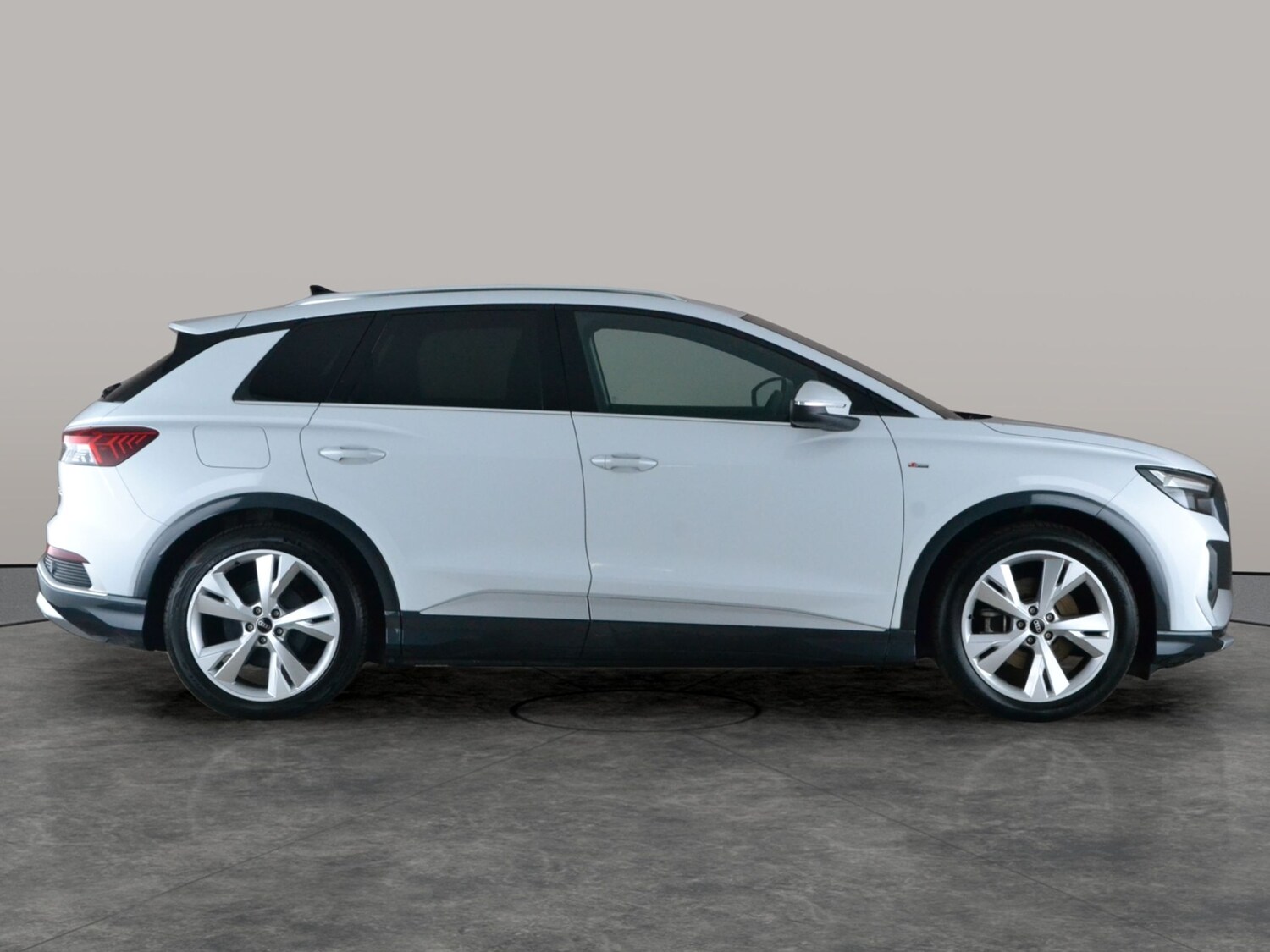 Used Audi Q4 e-tron 2023 for sale - 78149504: Photo 8