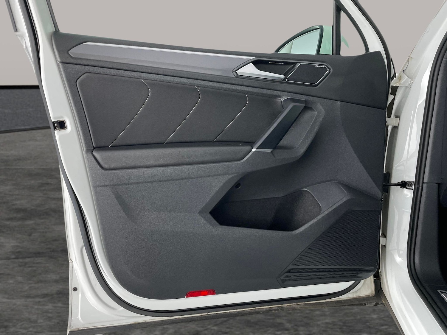 Used Volkswagen Tiguan 2017 for sale - 76519557: Photo 40