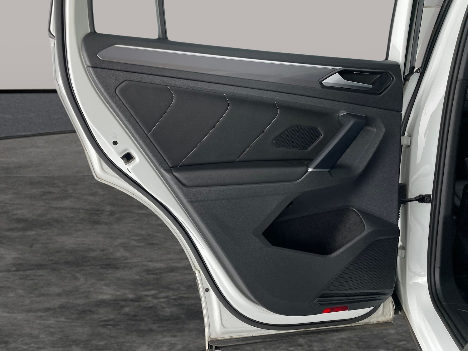 Used Volkswagen Tiguan 2017 for sale - 76519557: Photo 41