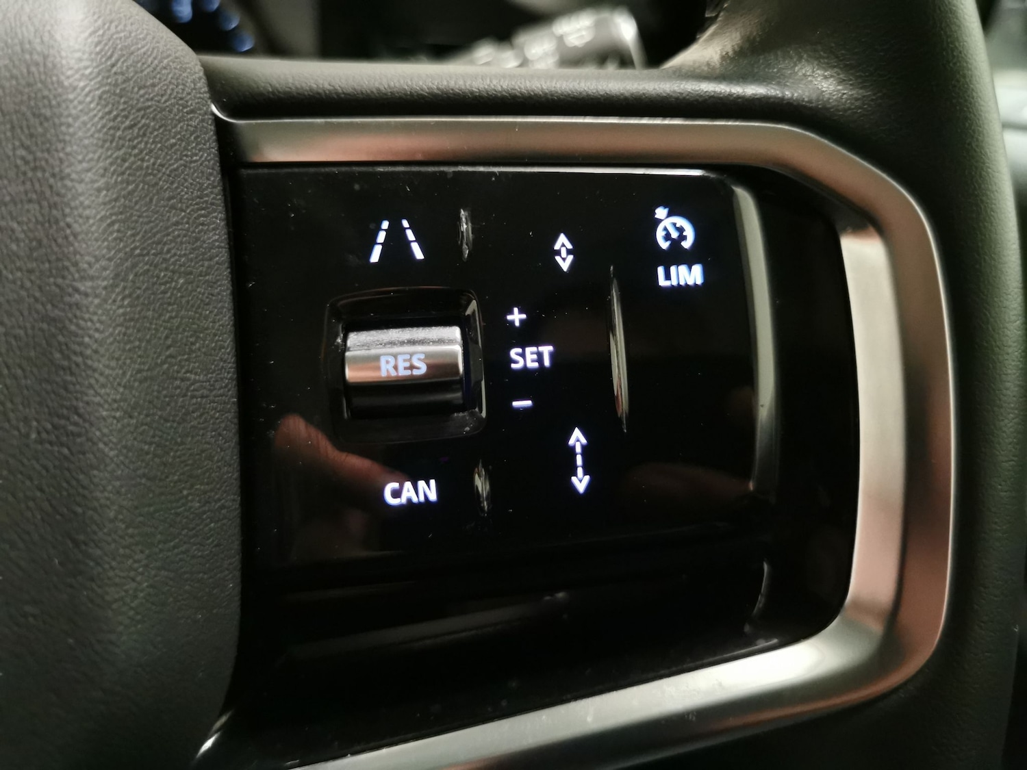 Used Land Rover Discovery Sport 2023 for sale - 78025500: Photo 22