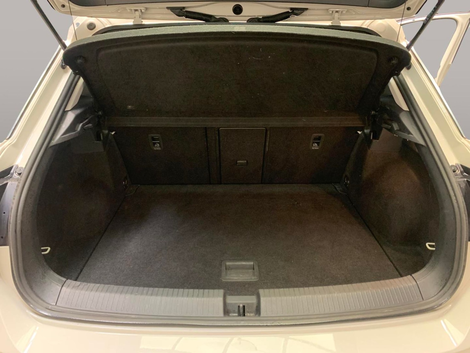 Used Volkswagen T-Roc 2022 for sale - 77435456: Photo 29