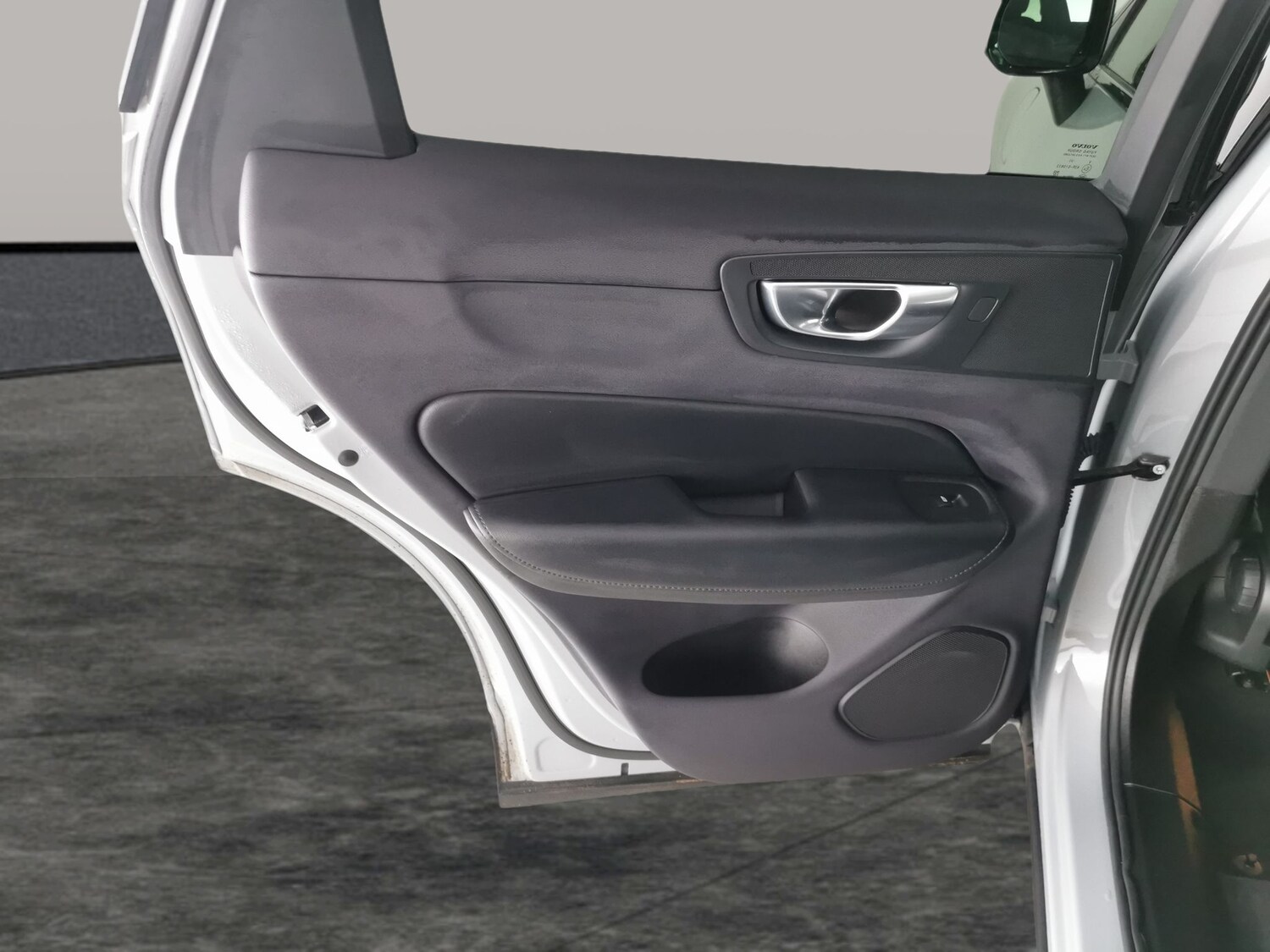 Used Volvo XC60 2023 for sale - 77505486: Photo 33