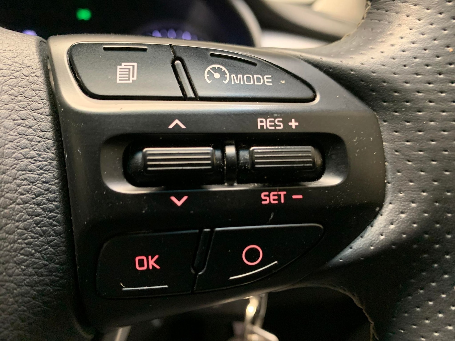 Used Kia Stonic 2018 for sale - 76426118: Photo 29