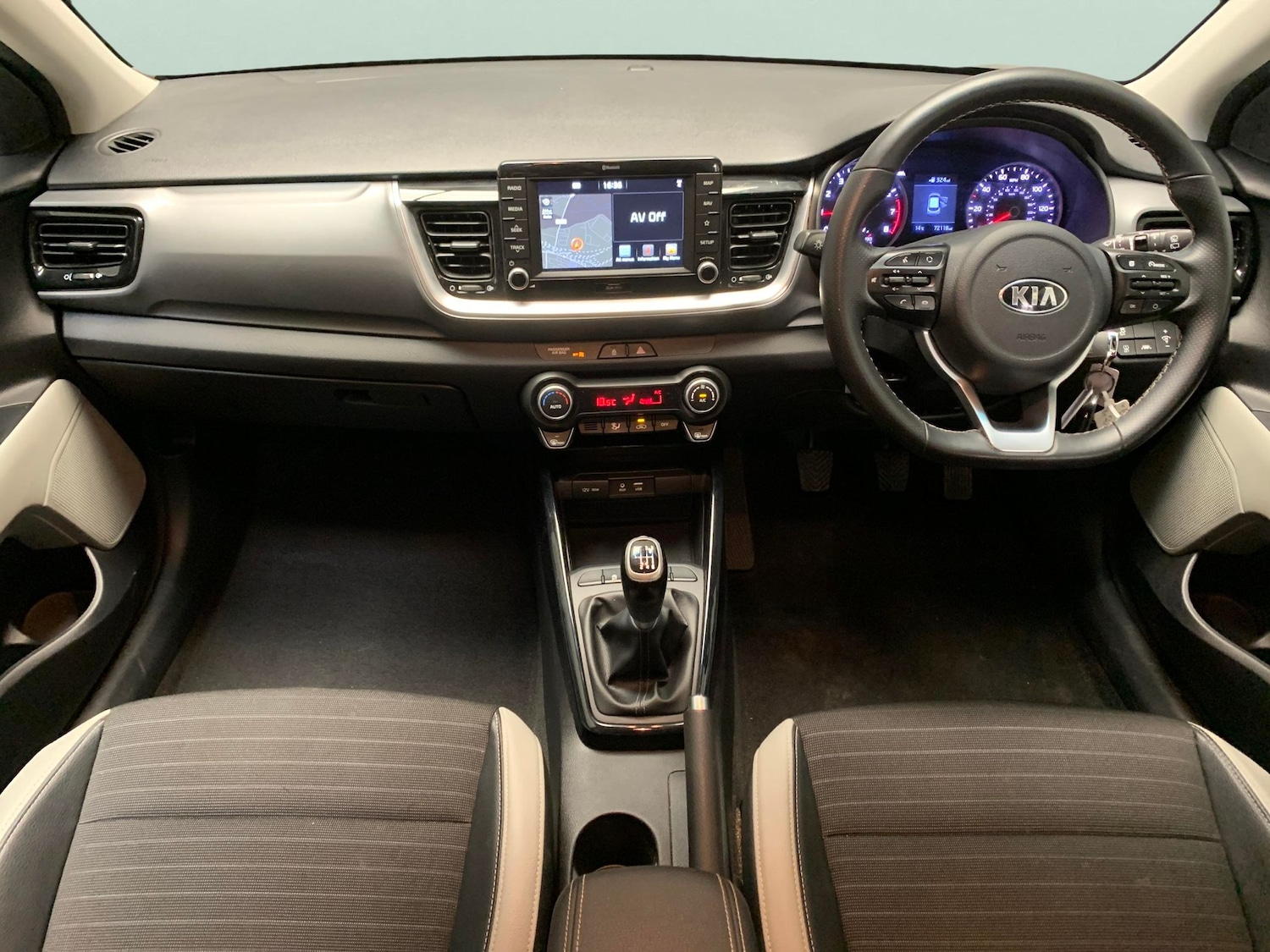 Used Kia Stonic 2018 for sale - 76426118: Photo 9