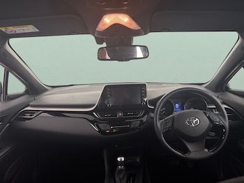 Used Toyota C-HR 2023 for sale - 79459164: Photo
