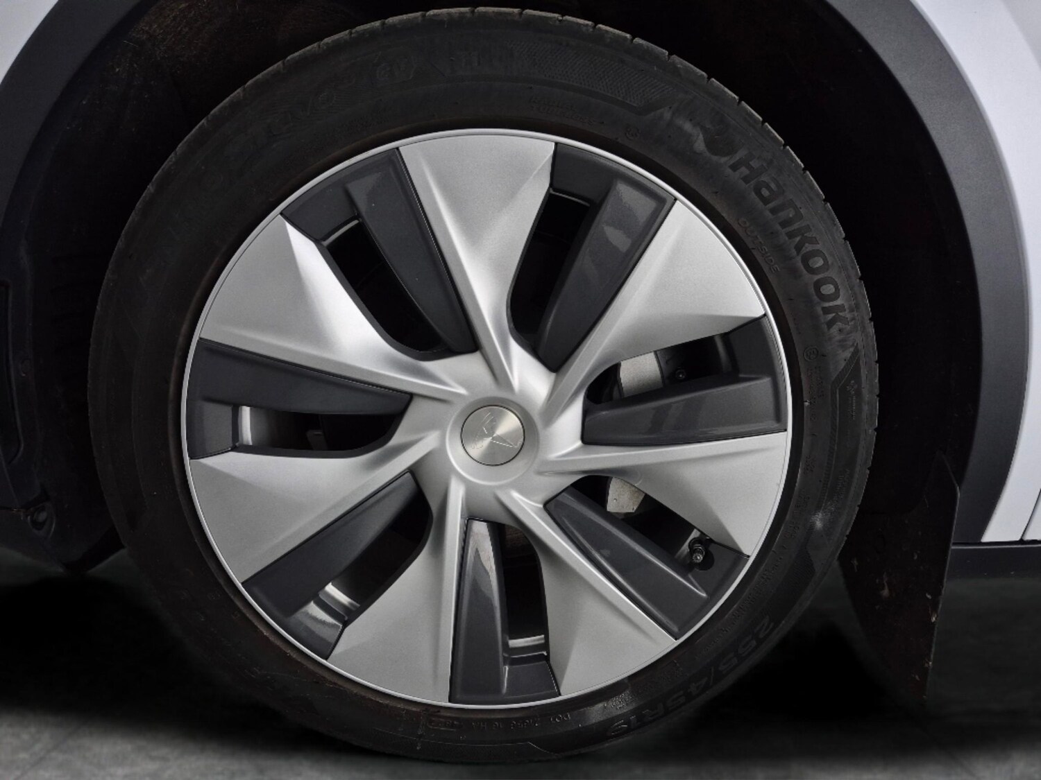 Used Tesla Model Y 2023 for sale - 77932423: Photo 30