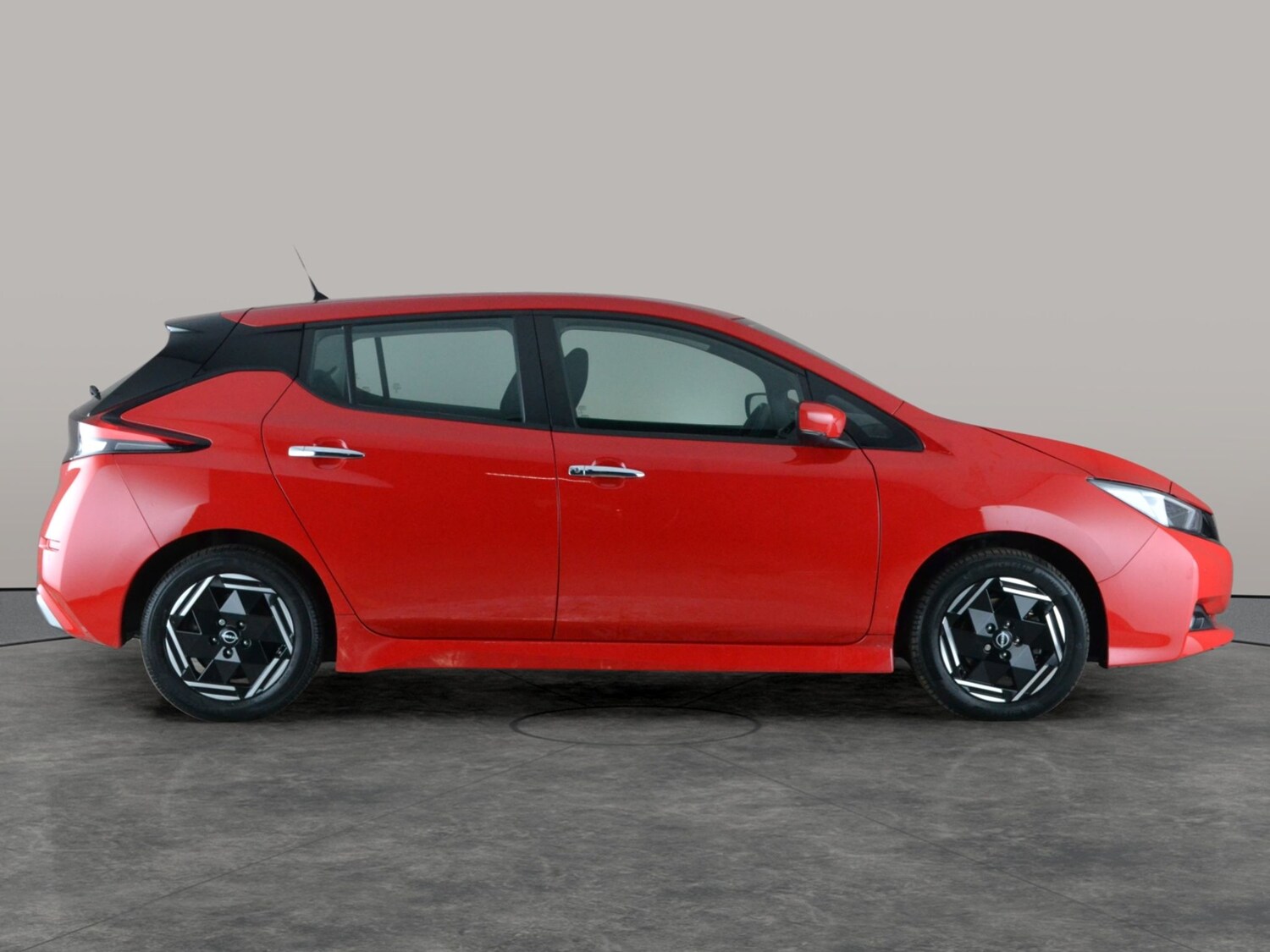 Used Nissan Leaf 2022 for sale - 77505472: Photo 8