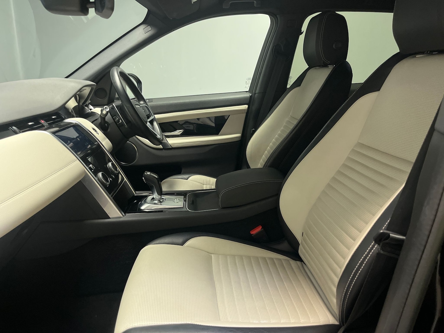 Used Land Rover Discovery Sport 2021 for sale - 77674261: Photo 4