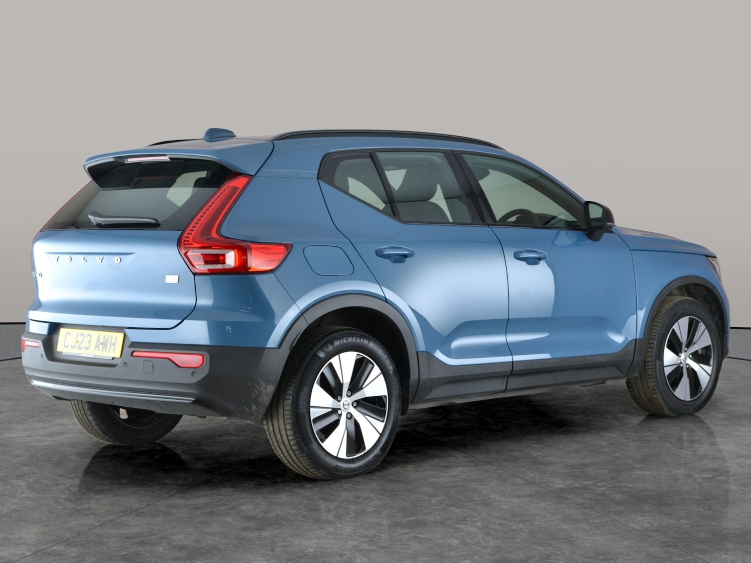 Used Volvo XC40 2023 for sale - 77691322: Photo 11