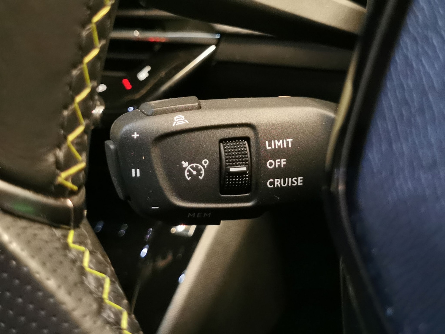 Used Peugeot E-2008 2021 for sale - 77703014: Photo 21