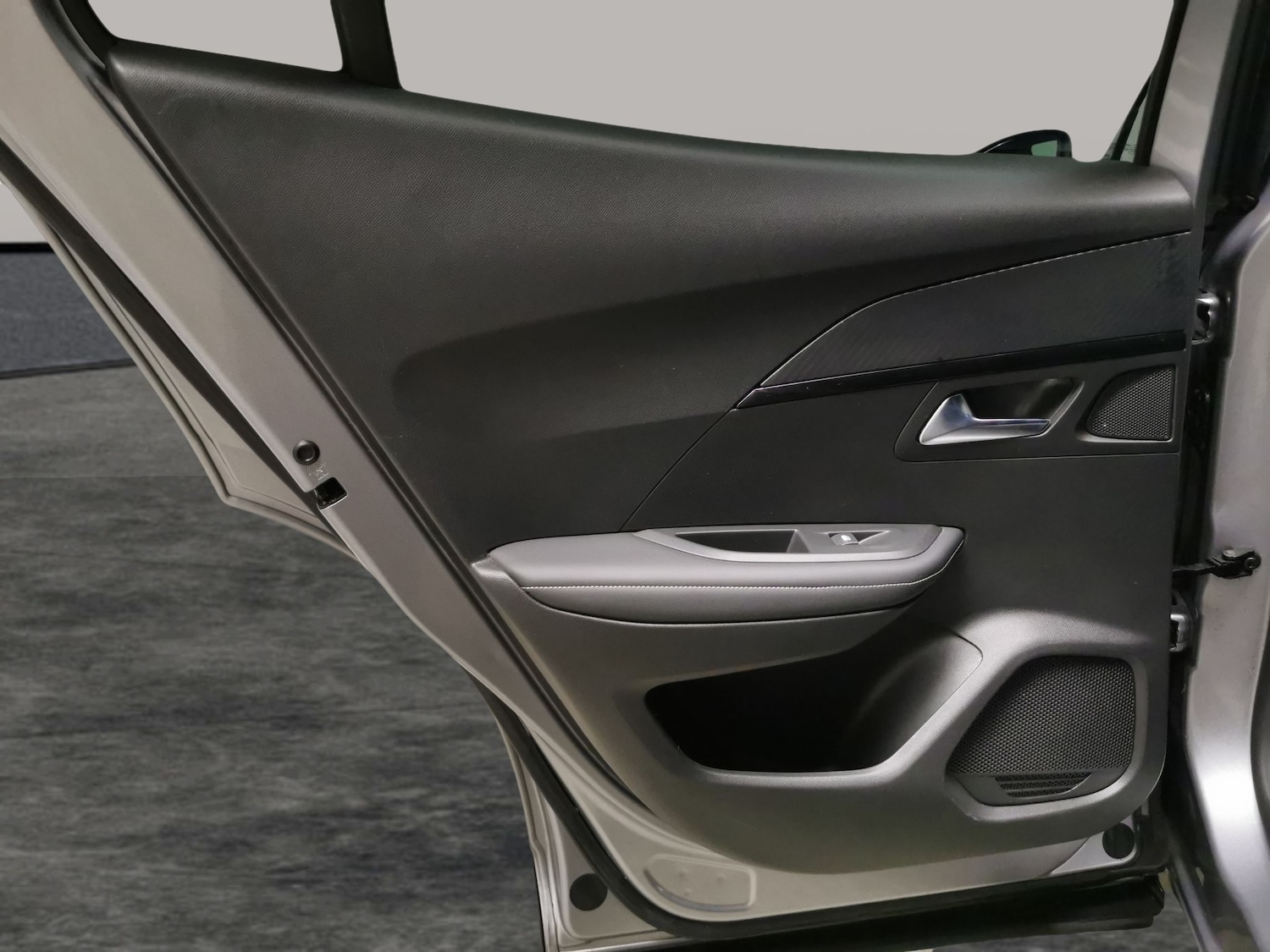 Used Peugeot E-2008 2021 for sale - 77703014: Photo 29