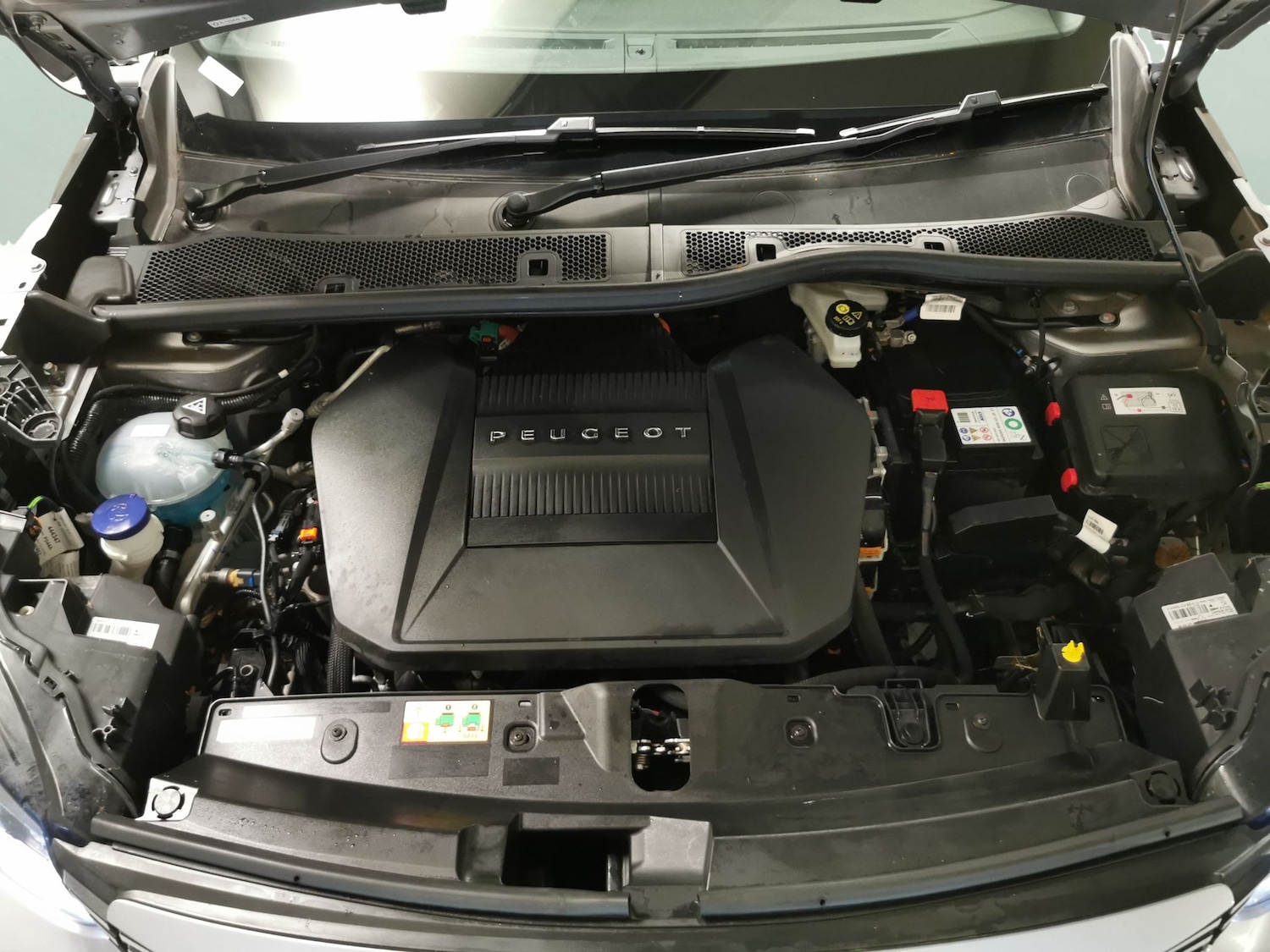 Used Peugeot E-2008 2021 for sale - 77703014: Photo 34