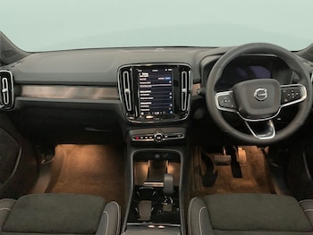 Used Volvo XC40 2023 for sale - 75642964: Photo