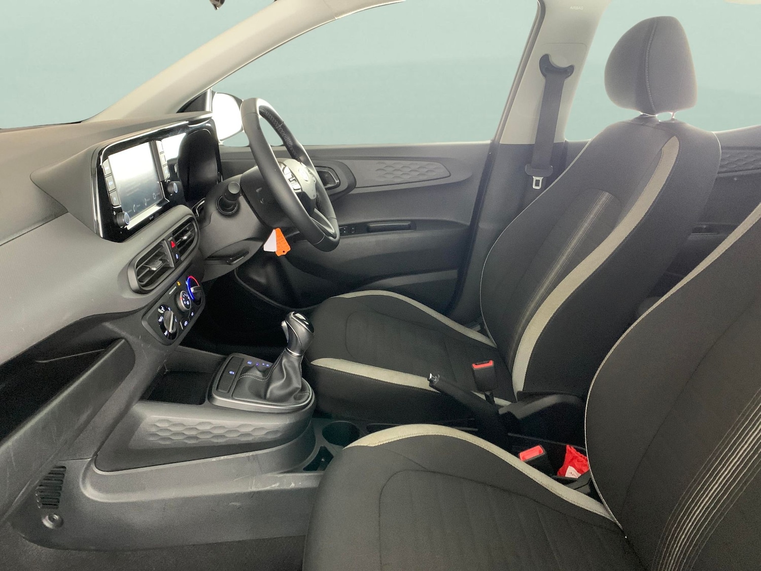 Used Hyundai i10 2023 for sale - 76367296: Photo 5