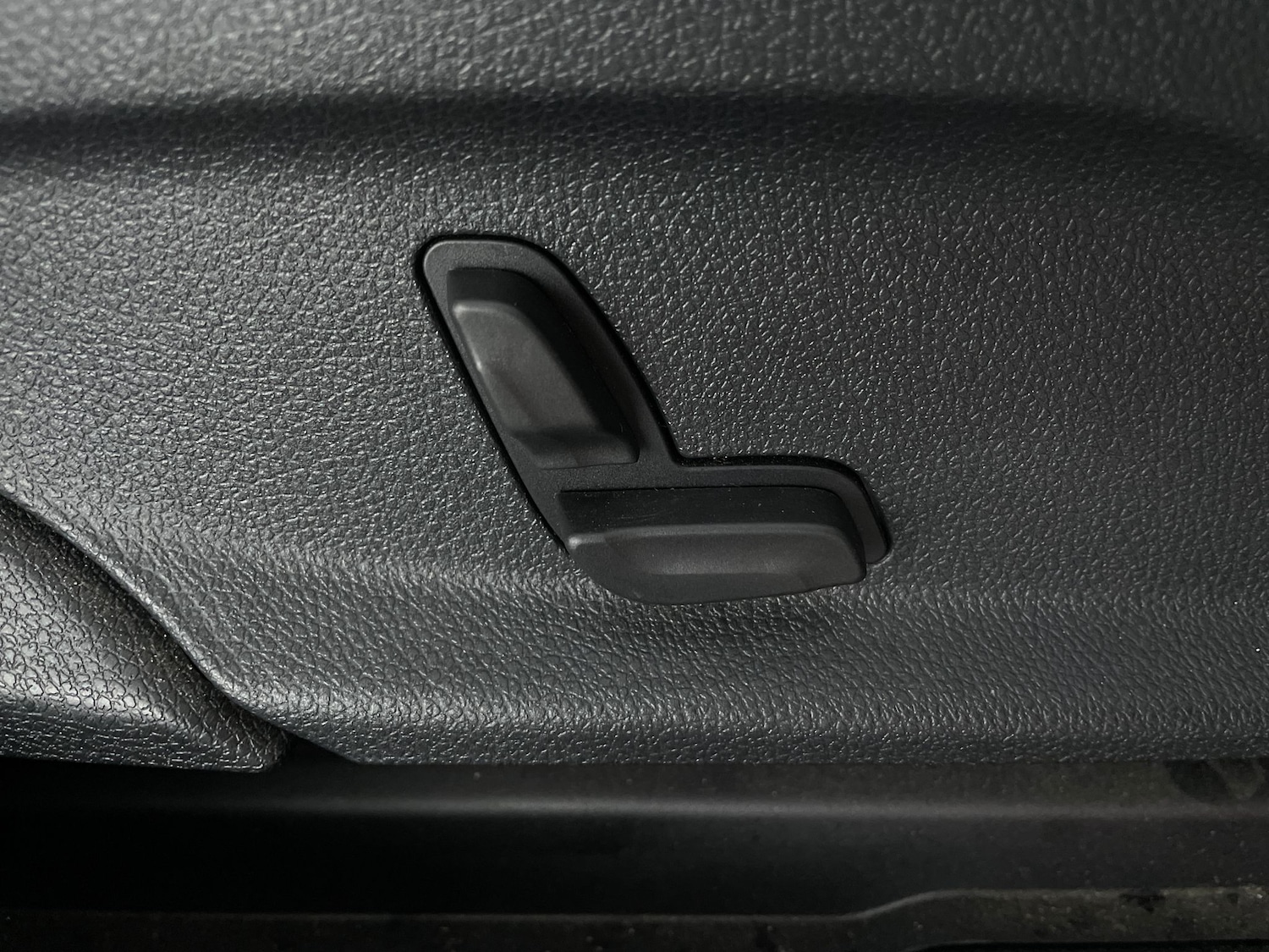 Used Mercedes-Benz GLC for sale - 77686123: Photo 16