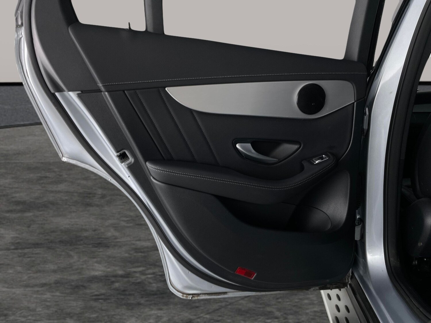 Used Mercedes-Benz GLC for sale - 77686123: Photo 32