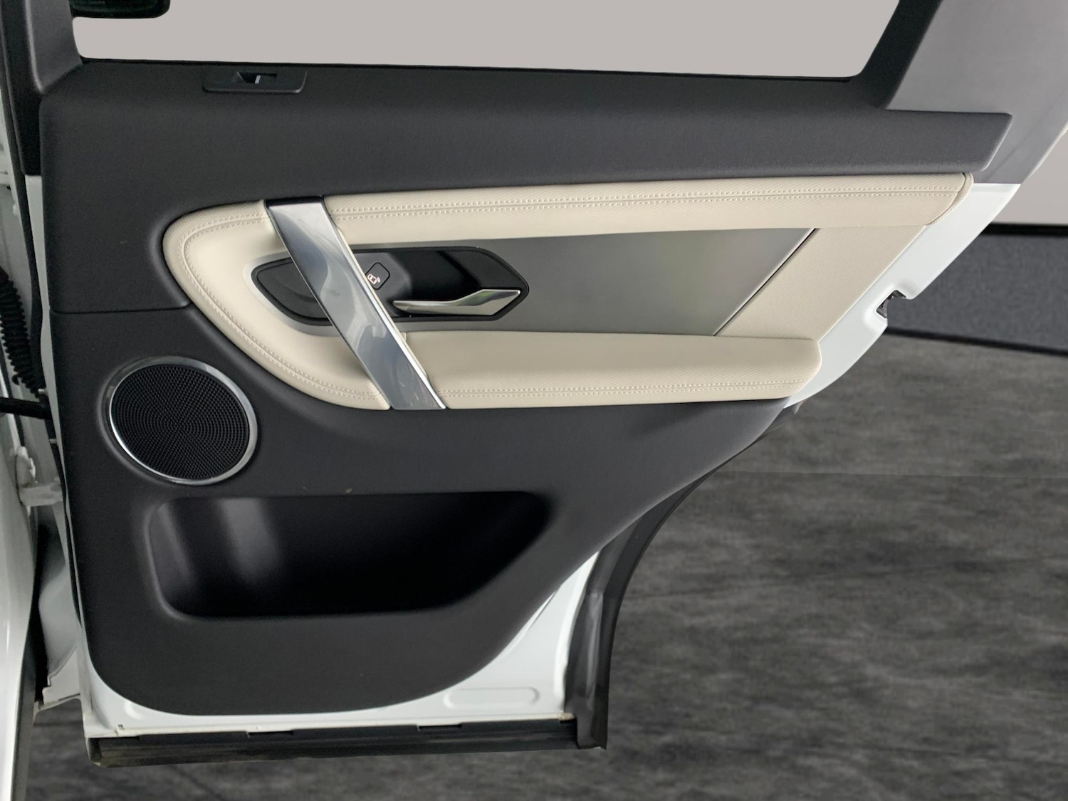 Used Land Rover Discovery Sport 2021 for sale - 76935195: Photo 32