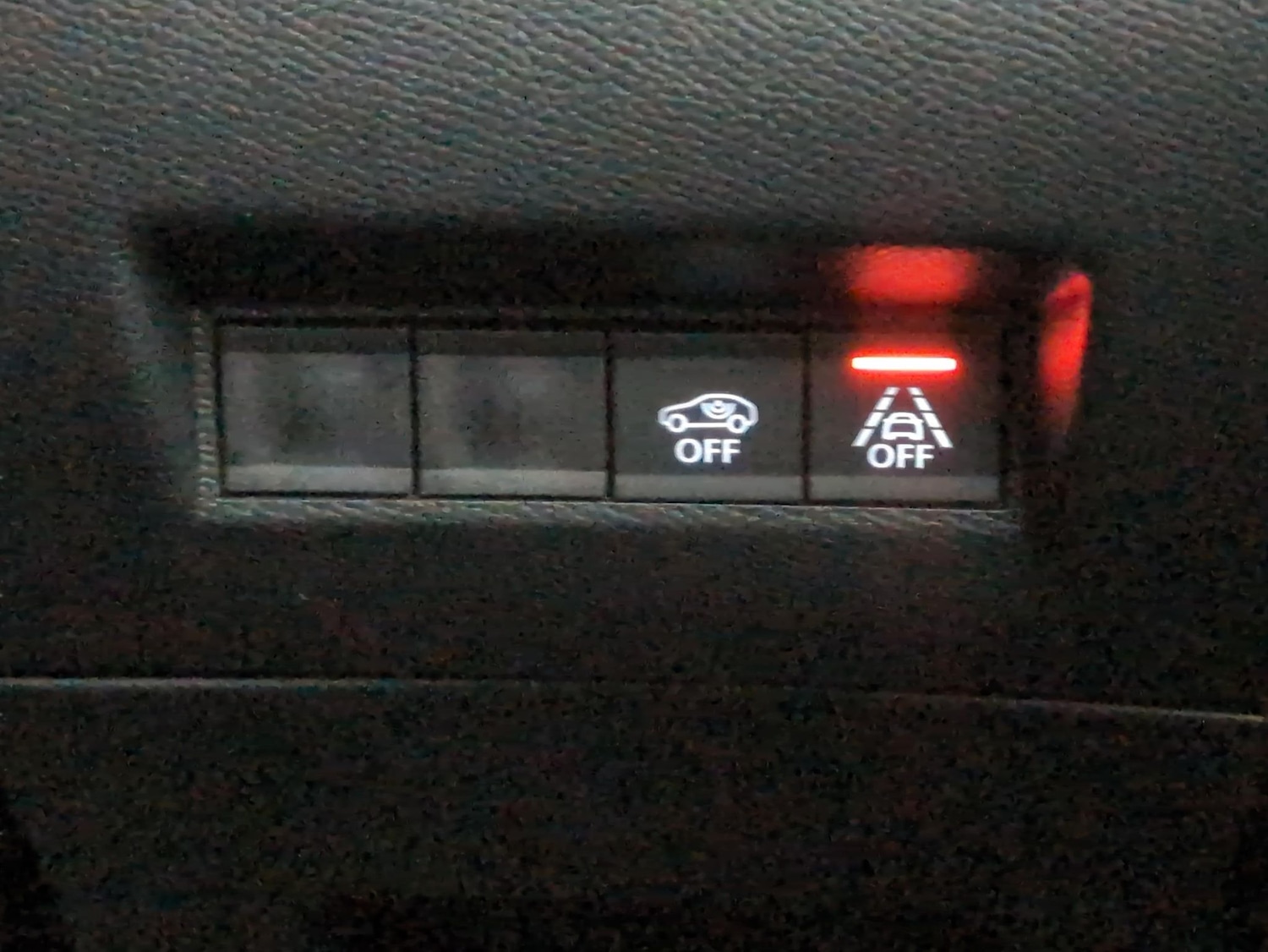 Used Peugeot E-2008 2022 for sale - 76762910: Photo 23