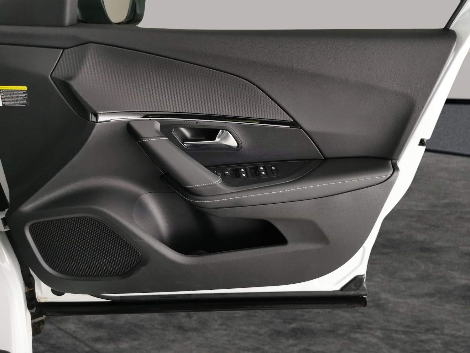 Used Peugeot E-2008 2022 for sale - 76762910: Photo 30