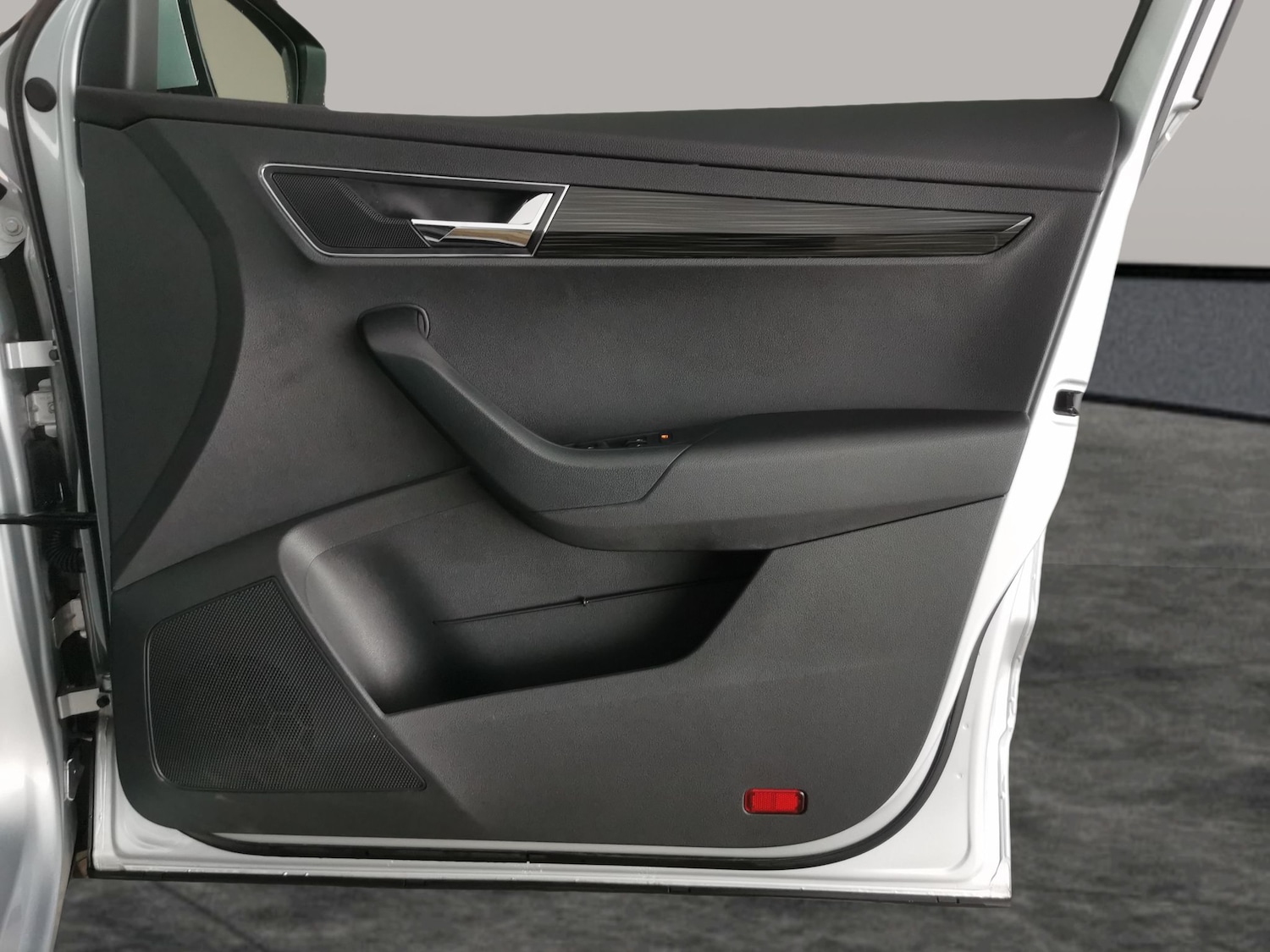 Used Skoda Karoq 2021 for sale - 77942645: Photo 28