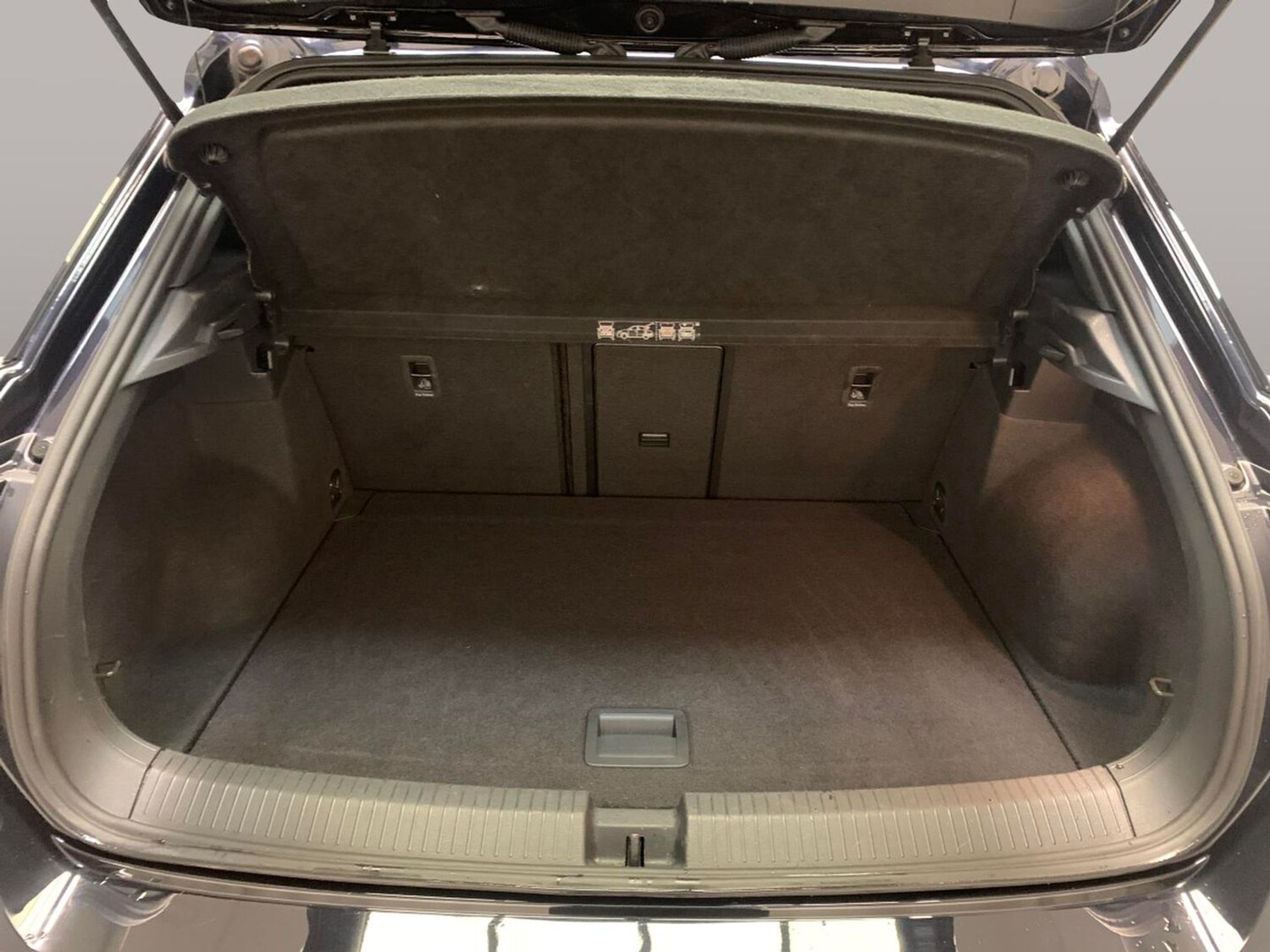 Used Volkswagen T-Roc 2021 for sale - 77639918: Photo 29